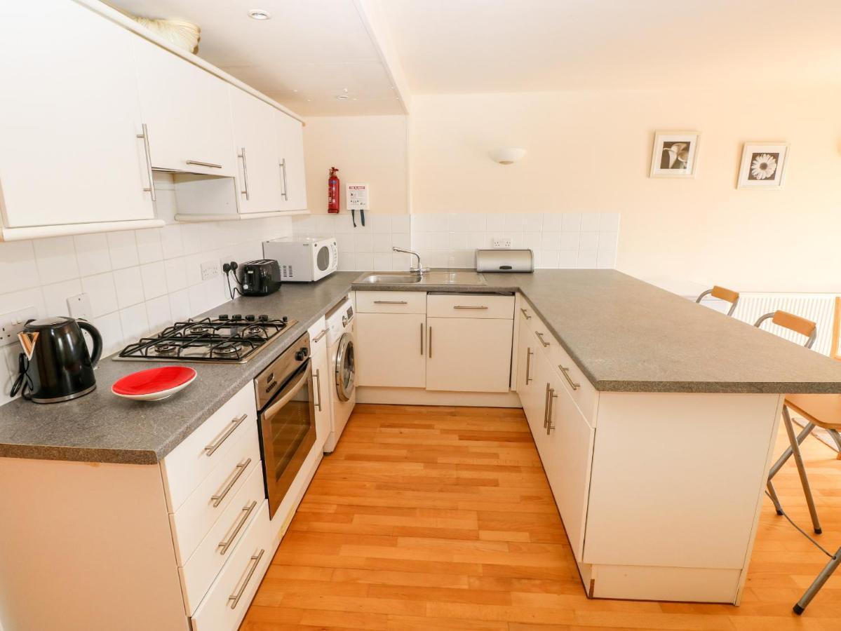 15 Sovereign House Apartment Milford Haven Bagian luar foto