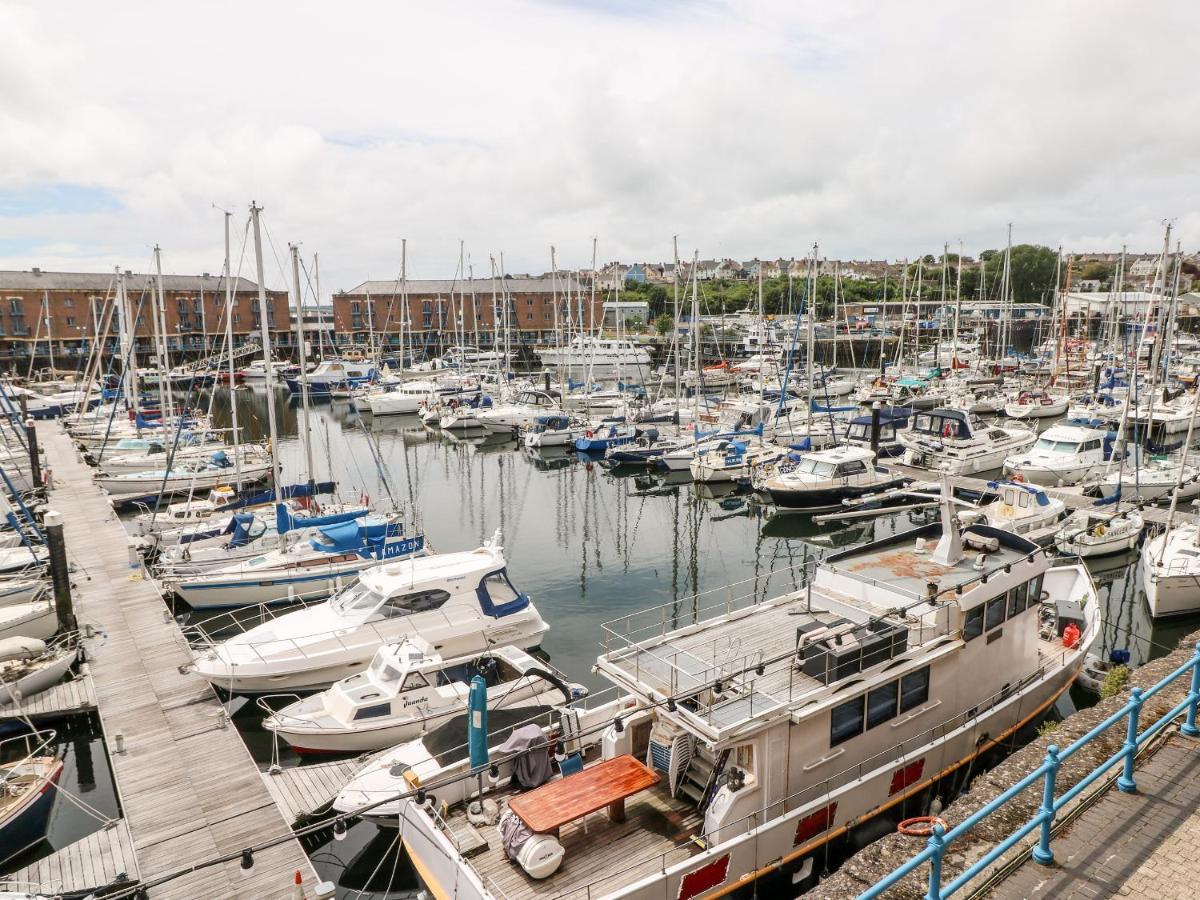 15 Sovereign House Apartment Milford Haven Bagian luar foto