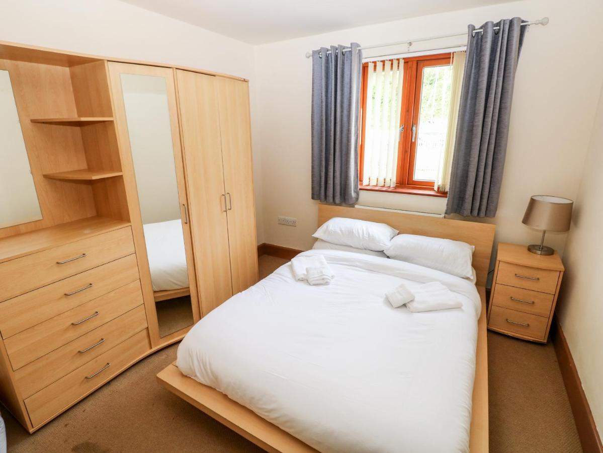 15 Sovereign House Apartment Milford Haven Bagian luar foto